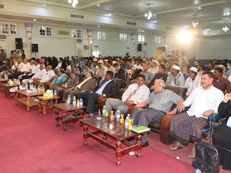 السلطة المحلية بحضرموت تنظم حفلا خطابيا وفنيا بمناسبة الذكرى الـ52 ليوم الإستقلال الوطني