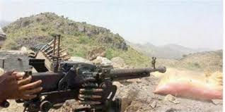 تعز.. قتلى وجرحى حوثيون بقصف مدفعي استهدف مواقع بجبهة الشقب