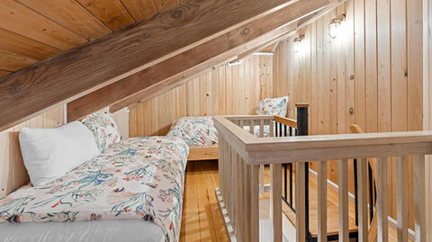 JohnnysCay-Bahamas-Bedroom 04.jpg