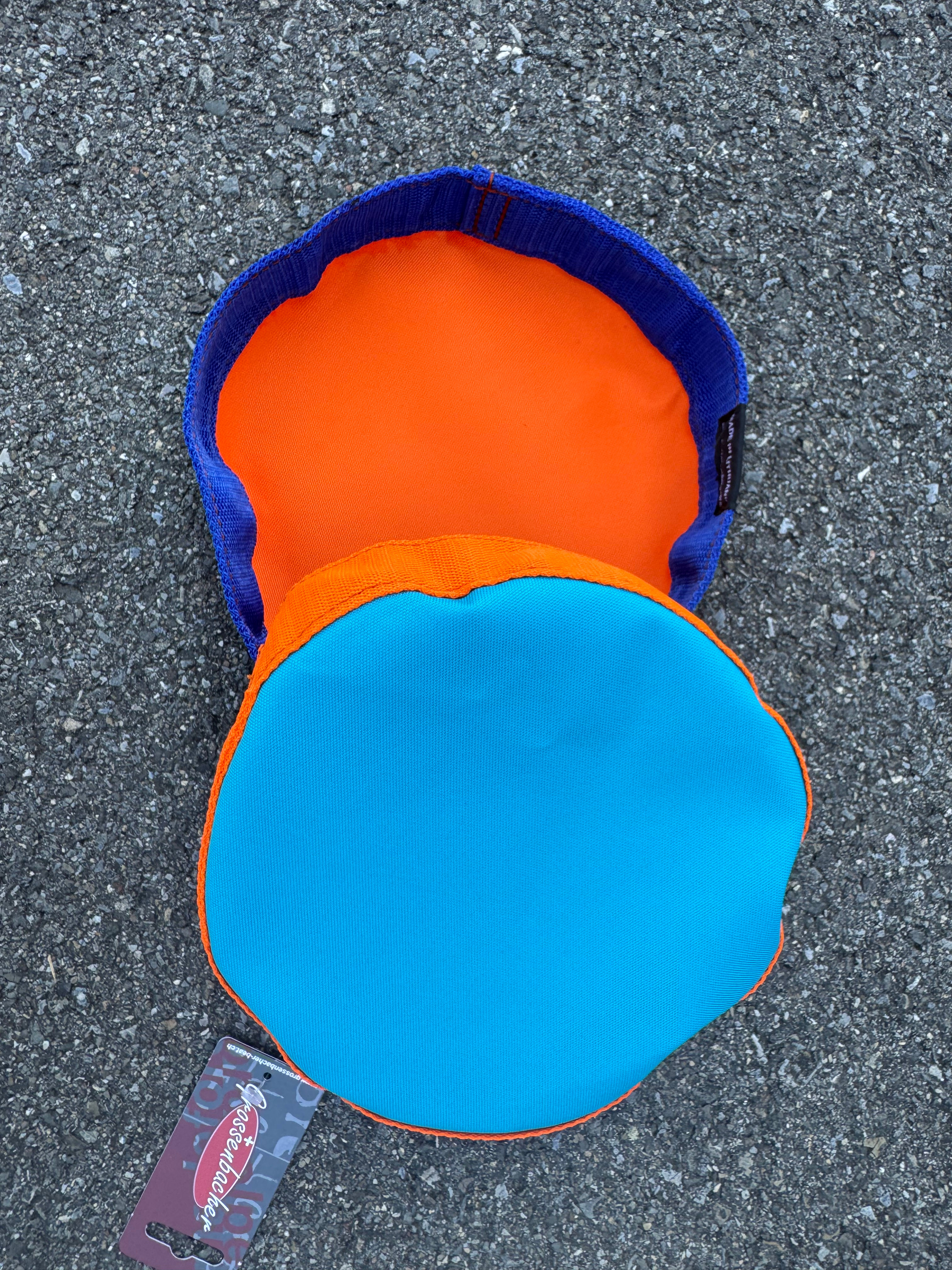 flying-disc-light-hund-frisbee-wassernapf