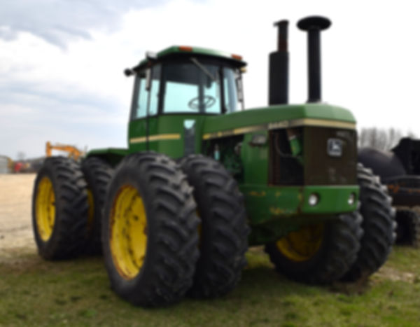 JOHN DEERE TRACTOR 8440 1980
