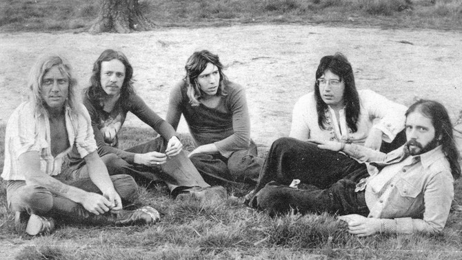 CONSORTIUM: cult UK Rock band release vinyl 7-inch single following massive US skateboarding hit!