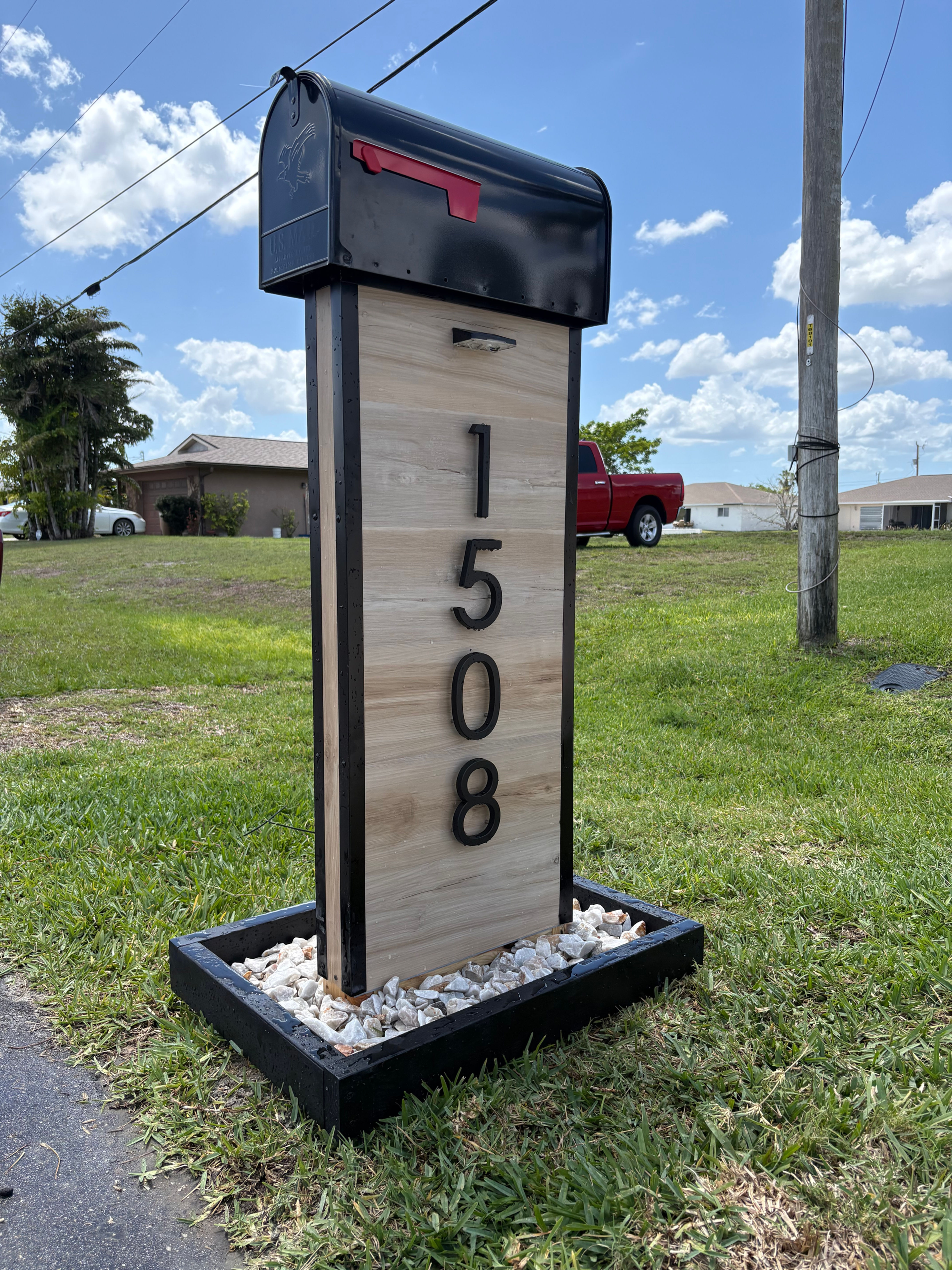 M1508 - Custom Luxury Mailbox