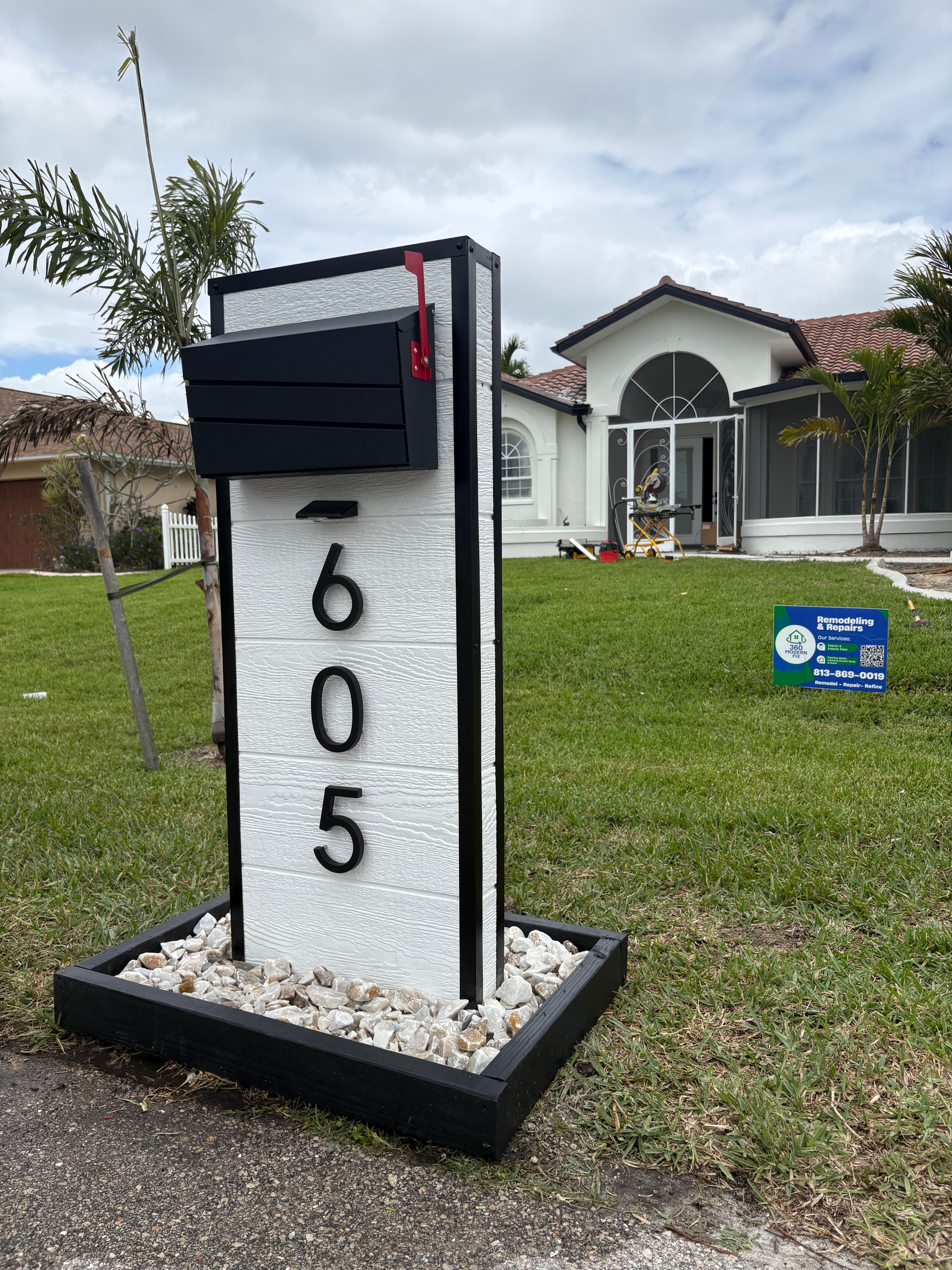 M605 - Custom Luxury Mailbox