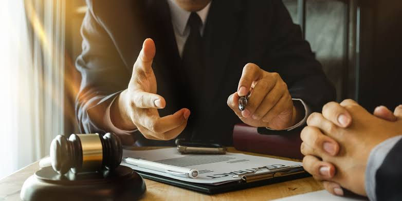 Settlement, Mediation, Arbitration, or Trial: A Decision Framework—Florida, North Carolina, and Federal Courts