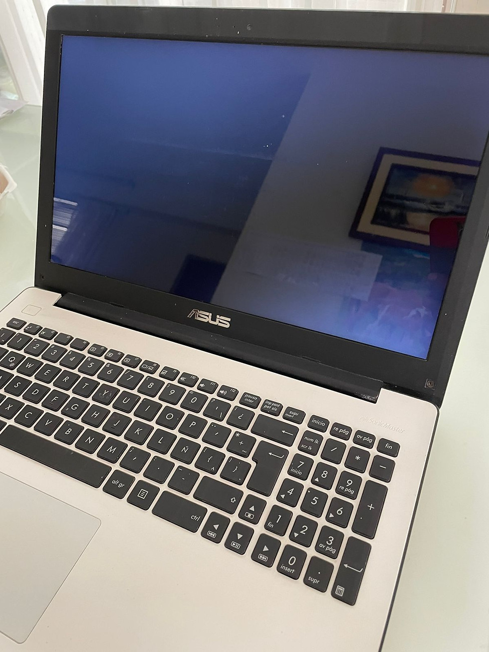 Miniatura: Laptop básica ASUS, pantalla grande 15.6