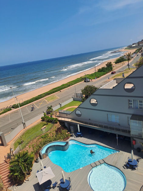 Pool terrace overlooking beachfront and ocean in Umdloti on the North Coast