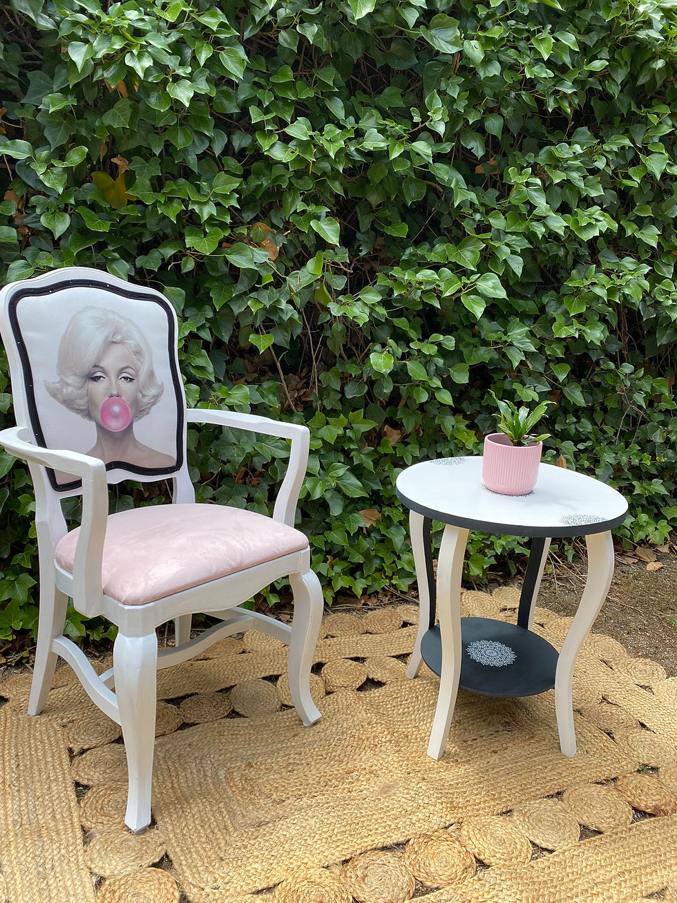 Miniatura: Poltrona Marylin Monroe