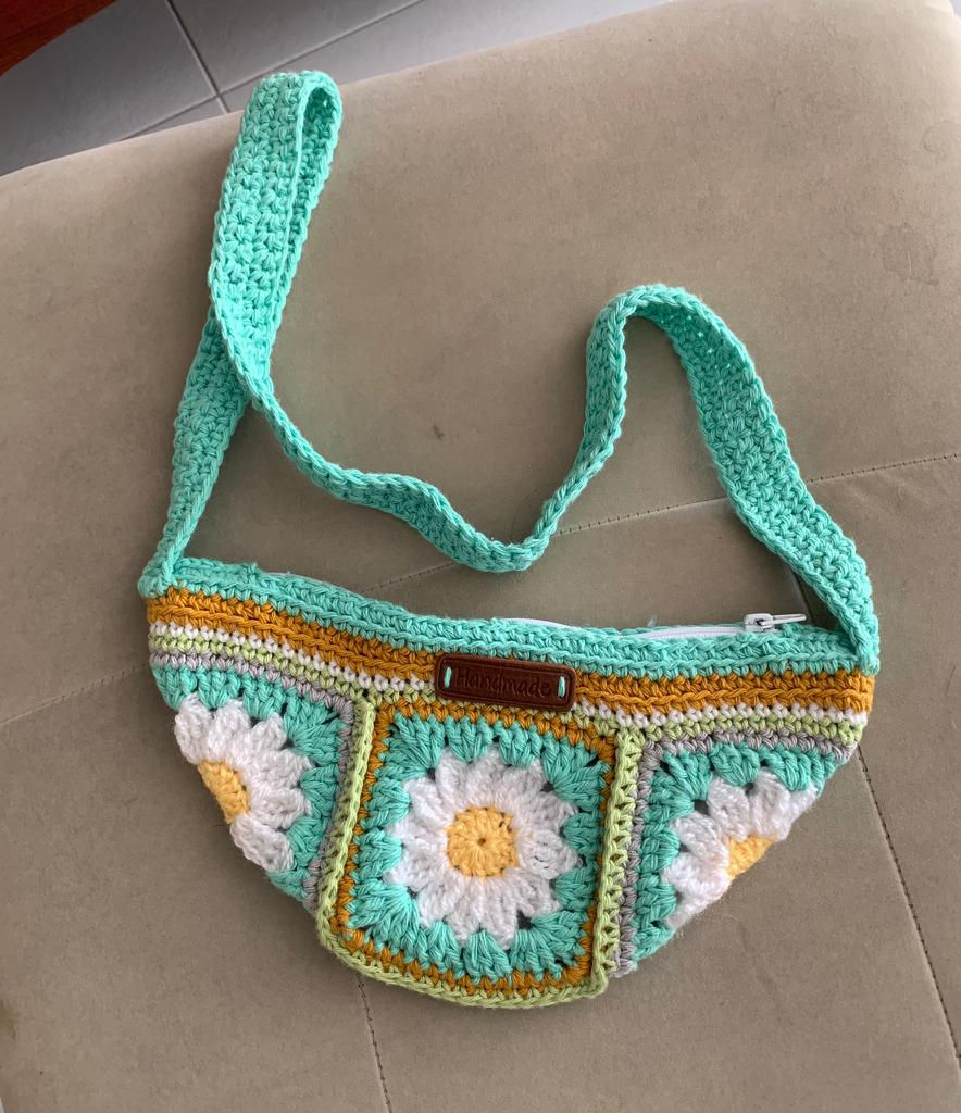 Sac Banane Marguerite crochet