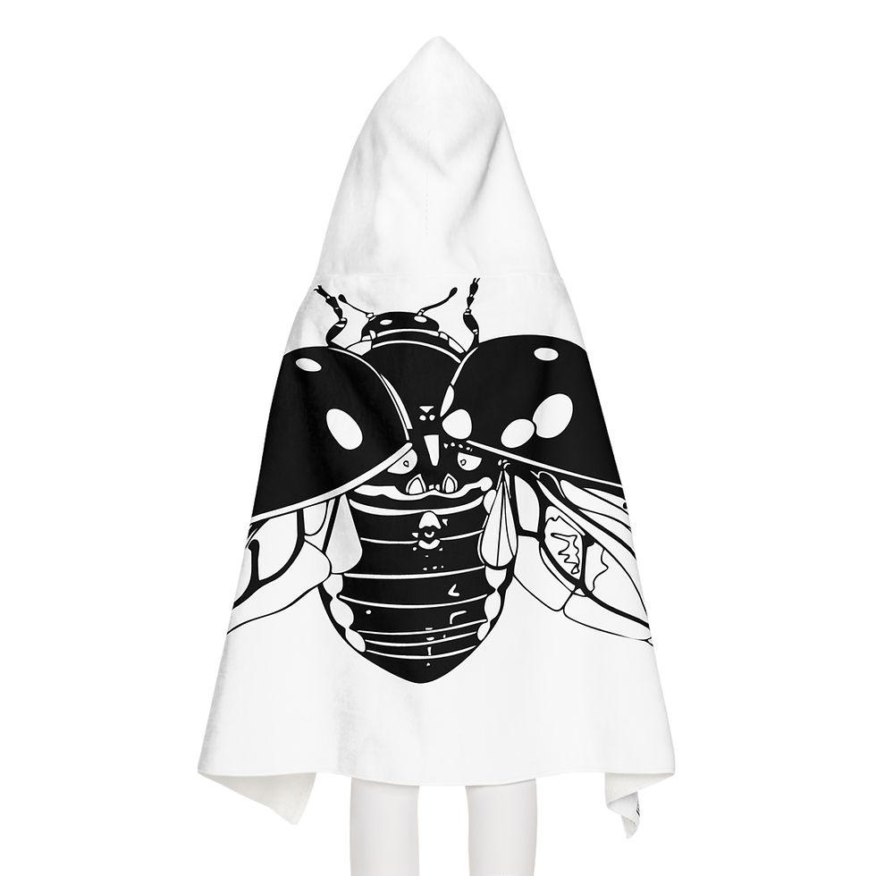 Thumbnail: Ladybug on a Littles Cape Hooded Bath Towel White Mode