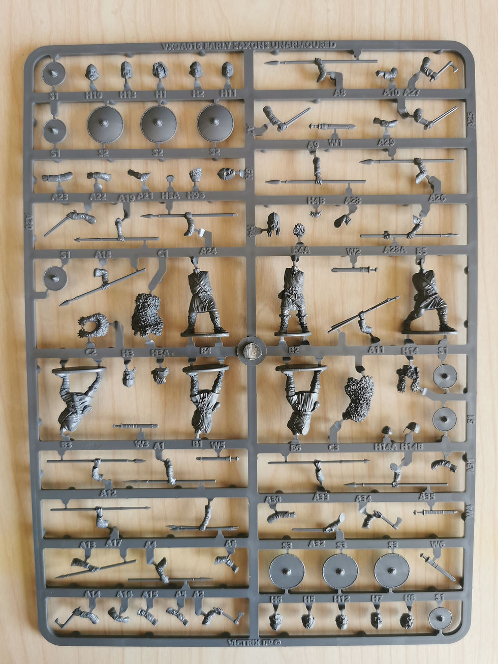 Miniature : Grappe - Victrix Miniatures - Early Saxon Unarmoured Warriors (x6)