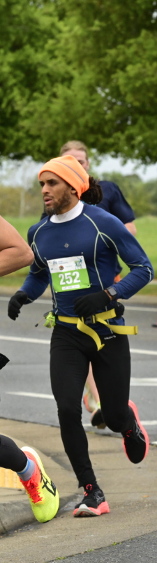 Vernon Lindsay running