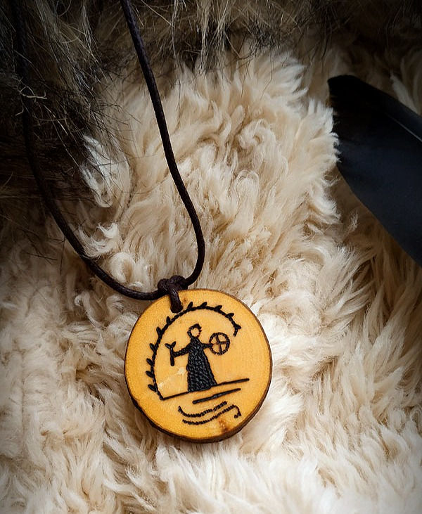 Miniatura: COLGANTE MADERA DIOSA RANA NIEJTA - Quemado artesanalmente