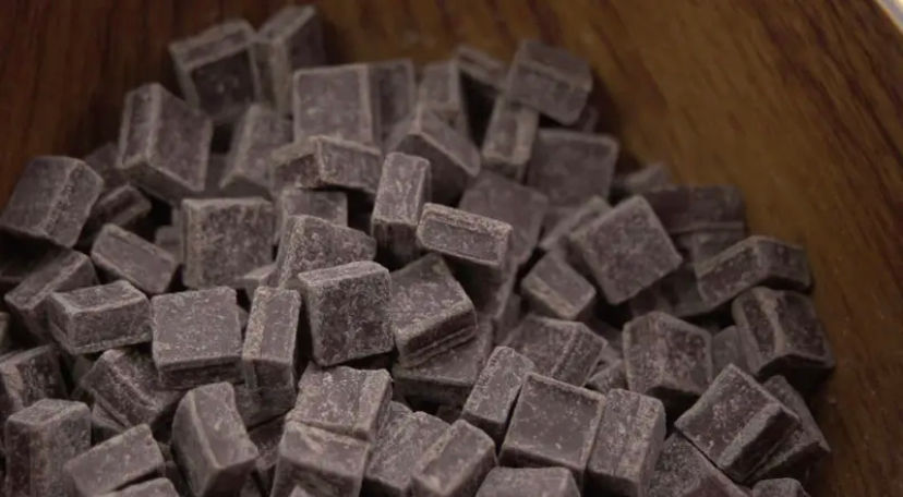 Miniatura: CHOCOLATE SEMIAMARGO CHUNKS AL 47% CORDILLERA
