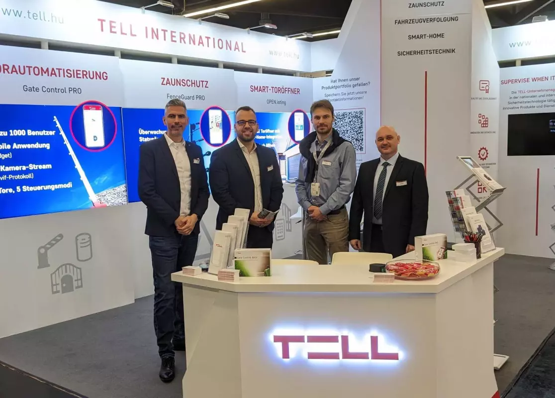 TELL-Gruppe in der Ausstellung