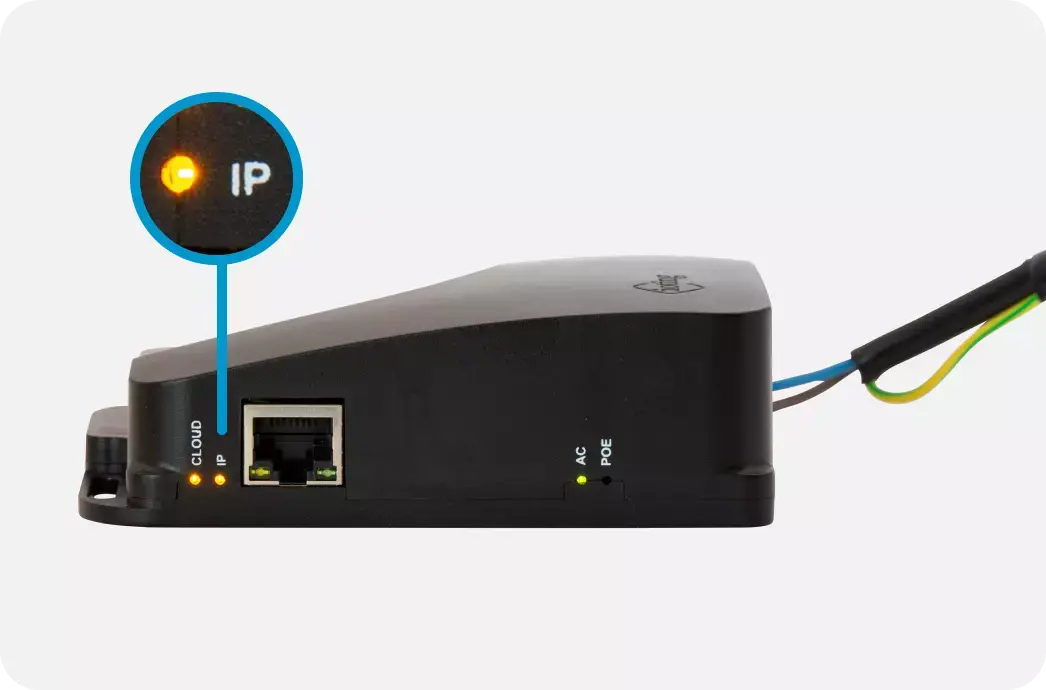 Sikeres csatlakozás esetén világít az IP led