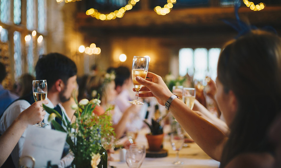 Minnesota-Bar-Wedding-Champagne-Toast.jpg