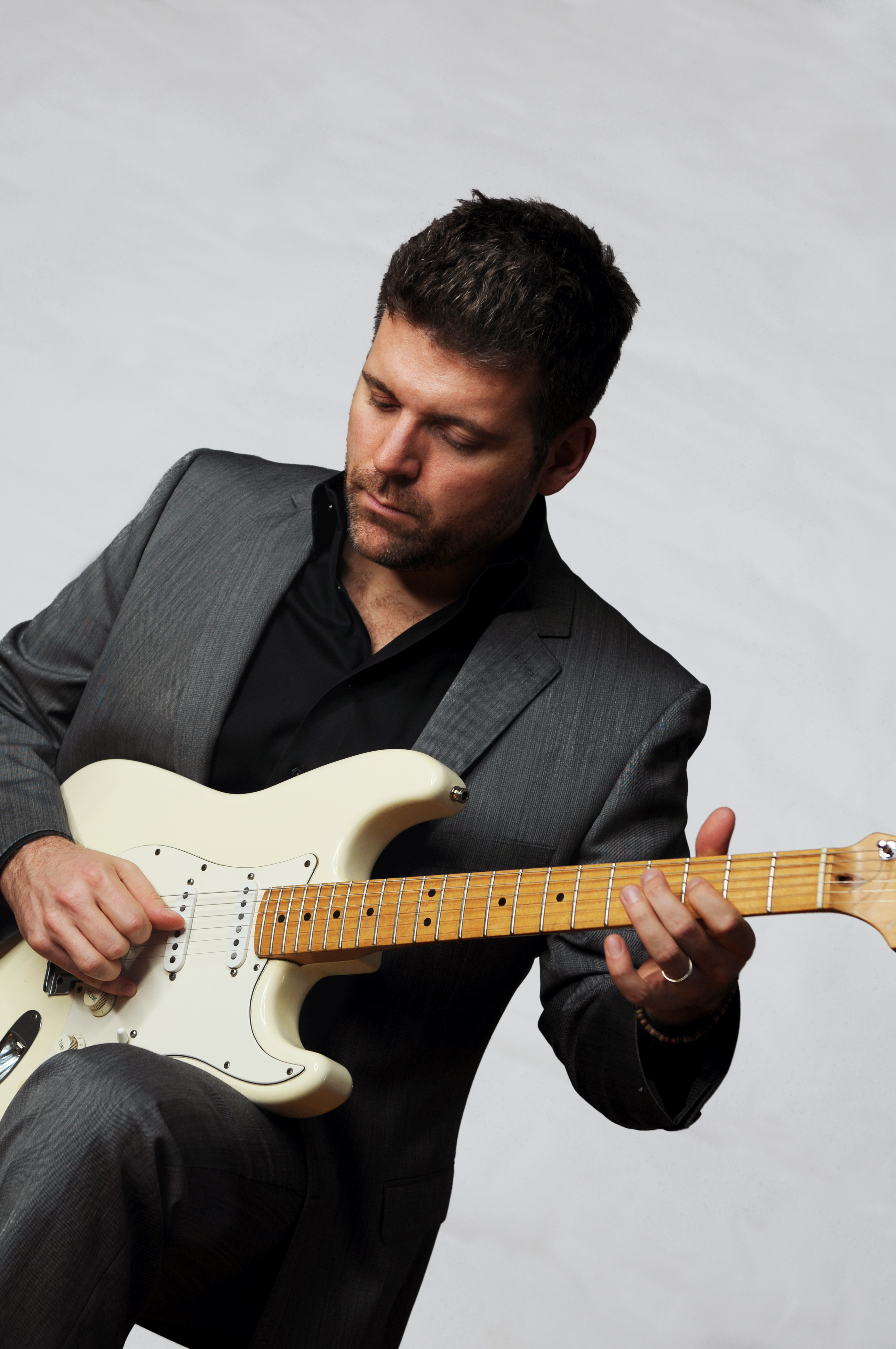 Chris Antonik Canadian Blues Artist Photos