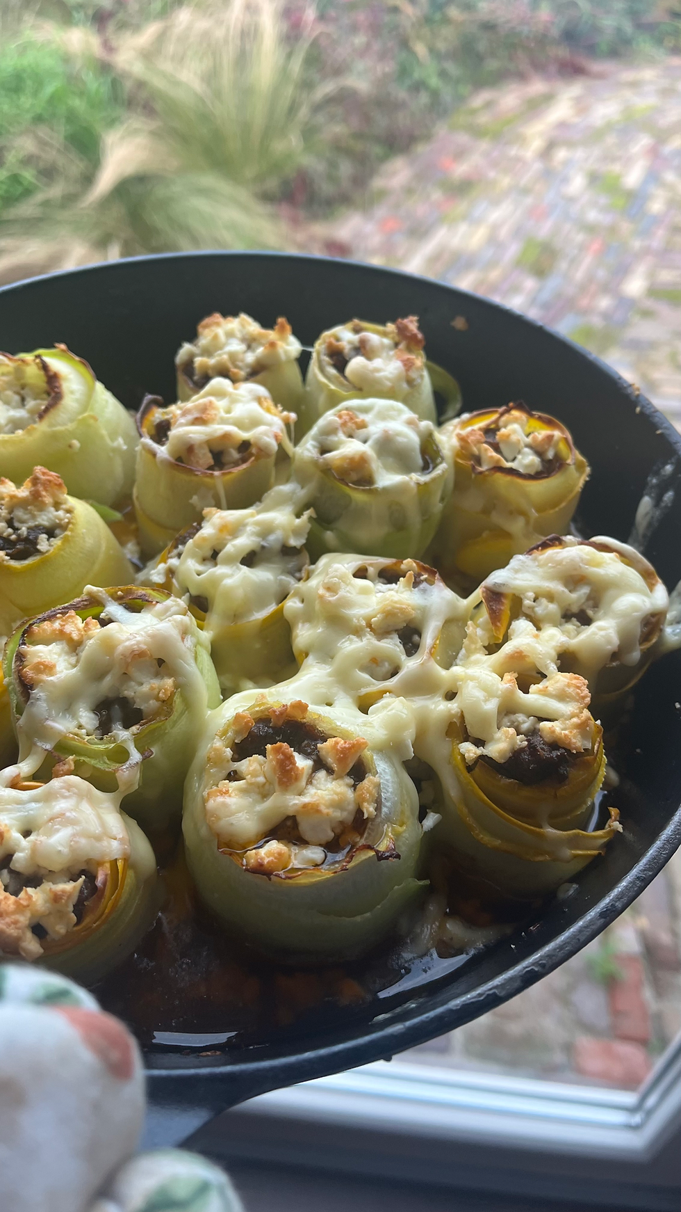 Courgette gehaktrolletjes met spekjes en feta (koolhydraatarm)