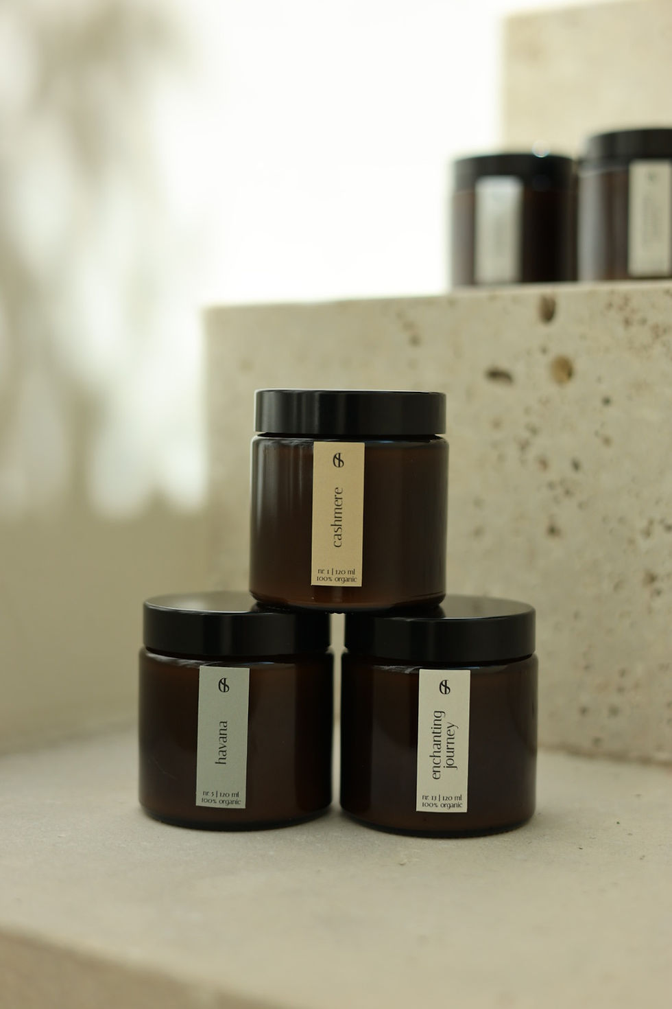 Glazen potje met zwart deksel