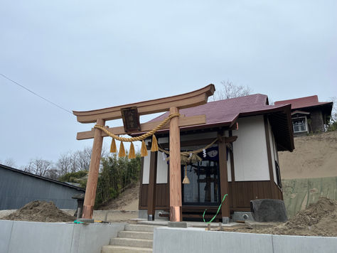 新築の鳥居を制作設置いたしました。