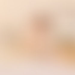 Lampa biurkowa Single Star – idealne oświetlenie dla stylistki paznokci