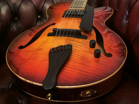SEE THIS BEAUTIFUL FIBONACCI CALIFORNIAN AT THE COPENHAGEN GUITAR SHOW, 6 - 7 OCTOBER!