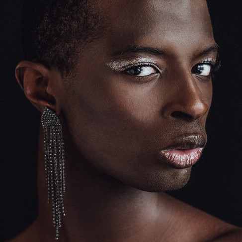 mannequin piercing tatouage