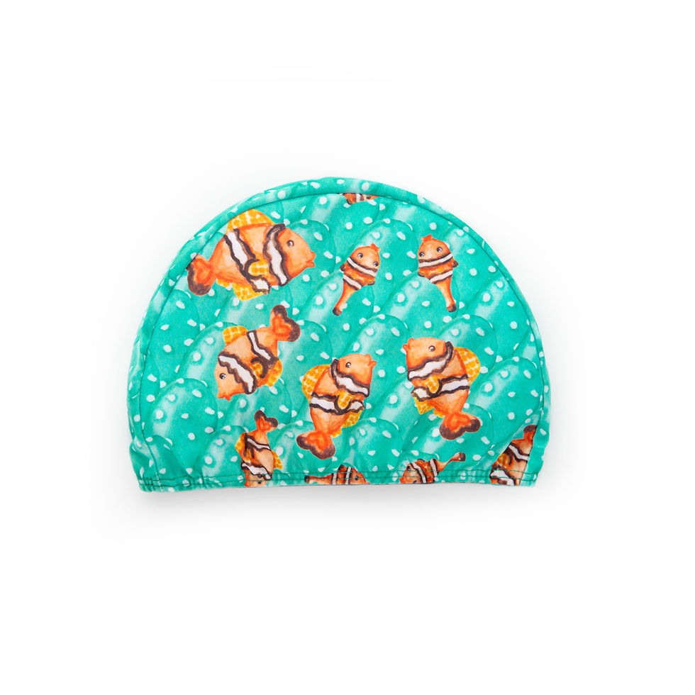 gorro de lycra aguamarina ilustrado con peces naranja