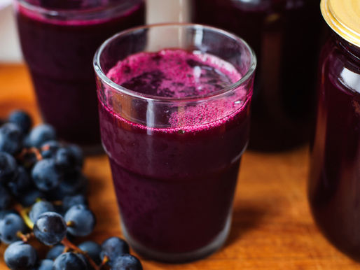 Maio Roxo: como os sucos 100% fruta podem contribuir para o equilíbrio da microbiota intestinal