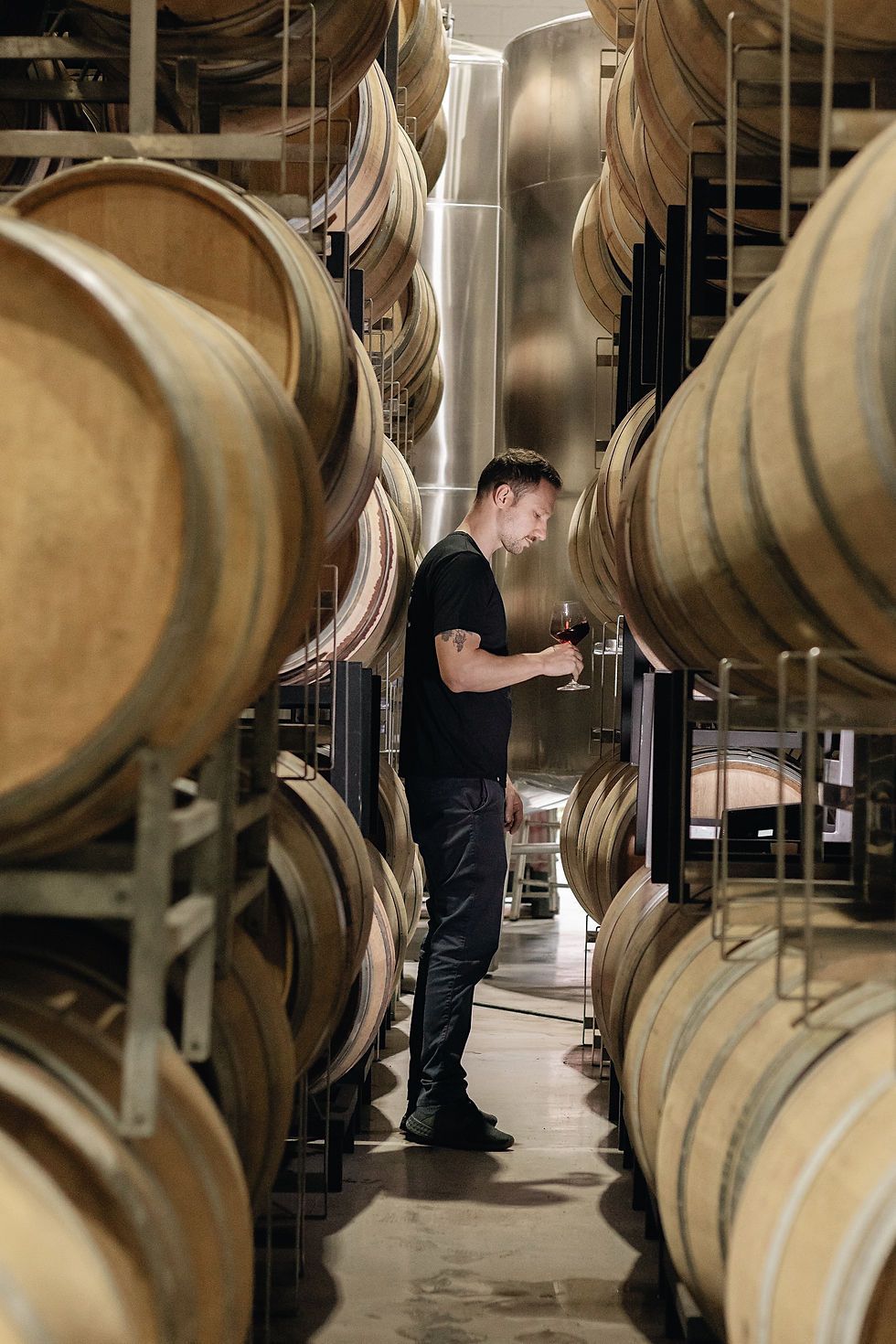 Ricardo Ambrosi, o silêncio por trás dos rótulos que conquistam o mercado