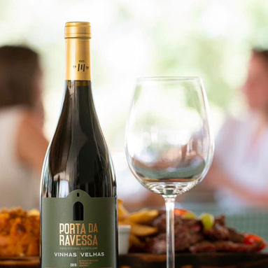 Porta da Ravessa Vinhas Velhas 2021 conquista Medalha de Ouro no Canadá com 91,4 pontos