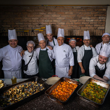 Praça São Lourenço celebra 20 anos e fortalece sua gastronomia no forno a lenha