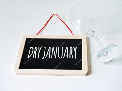 Celebração sem culpa e consumo consciente moldam novas tendências de bebidas em festividades