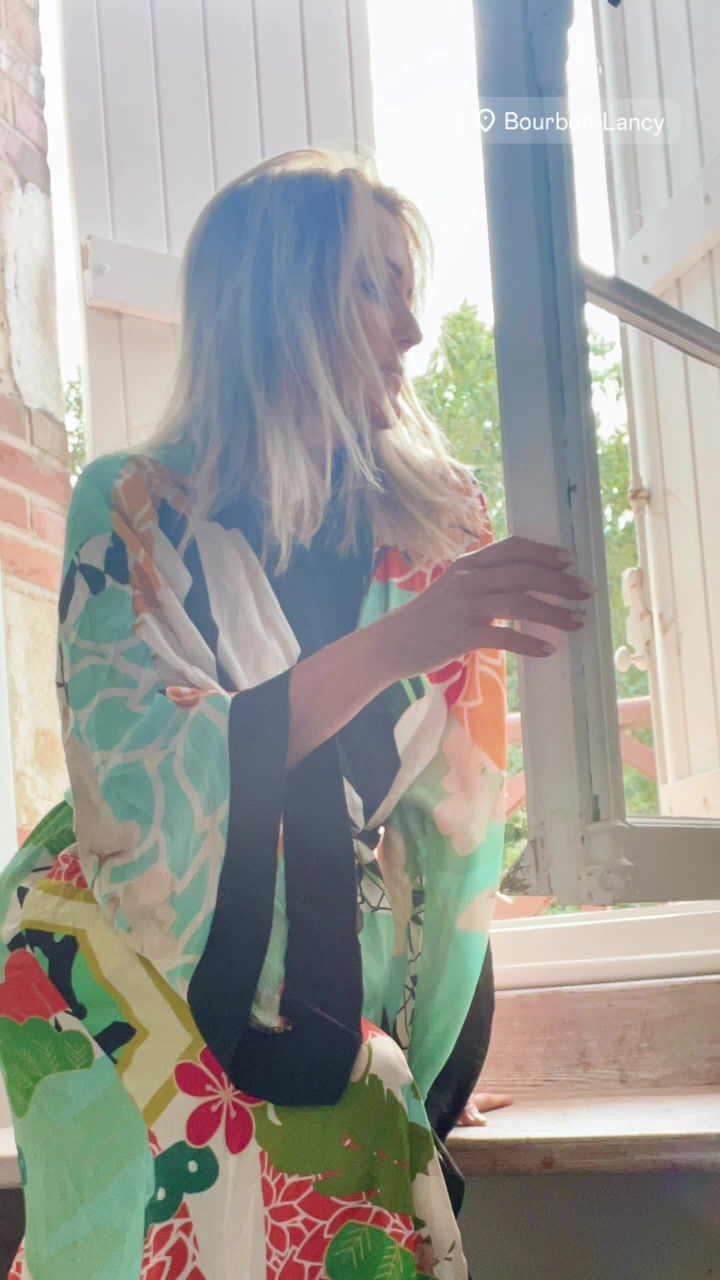 Miniatura: The Original Hana Kimono