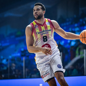 Elias Harris signs with Bayern Munich