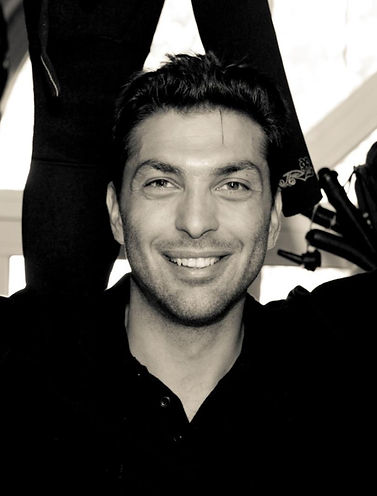 Είμαι ο Νίκος Δέτσης, απόφοιτος του τμήματος φυσικής του Εθνικού Καποδιστριακού Πανεπιστημίου Αθηνών (ΑΕΙ) και παραδίδω Ιδιαίτερα μαθήματα Φυσικής - Χημείας σε μαθητές Γυμνασίου - Λυκείου.