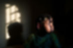 Enfant qui regarde au loin, une photo prise lors d'une mission au Cameroun