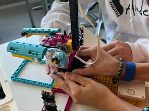 Spielerisch die Zukunft entdecken – Robotik-Workshop an der Tech Academy