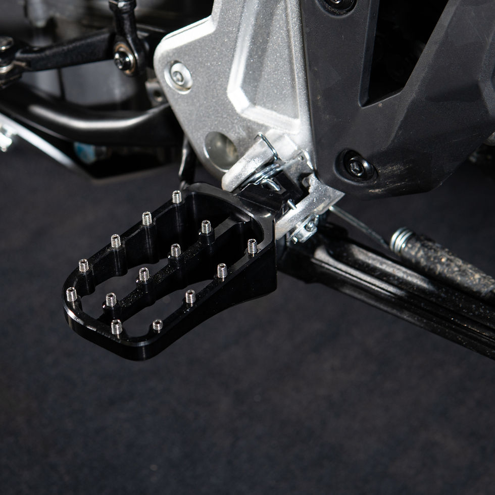 Repose pieds larges et bas - 450 / 800 MT / MT-X - Rade Garage