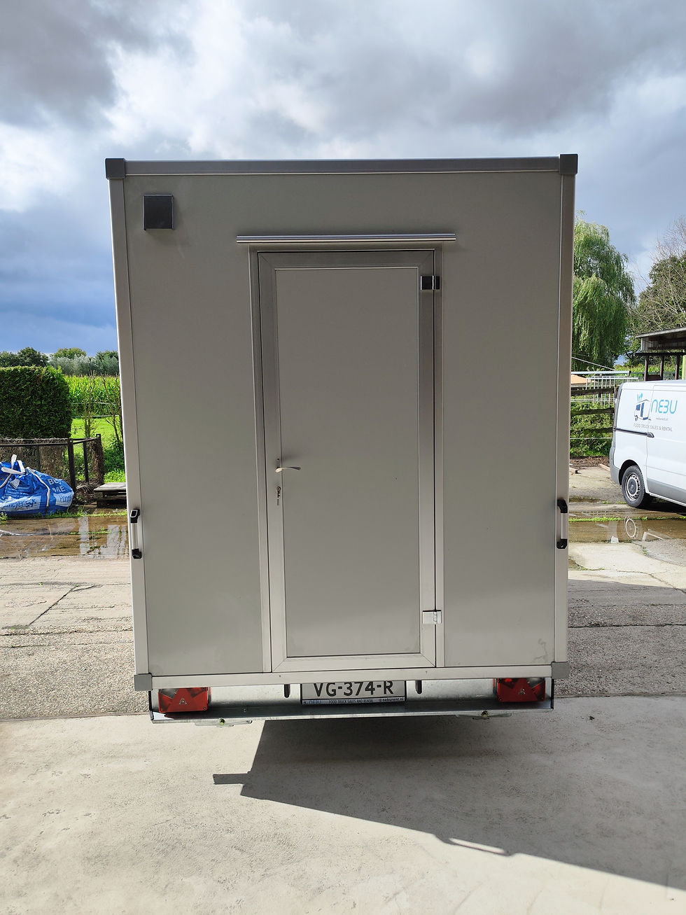 Thumbnail: Verkoopwagen Premium Line 4,20m 2000kg