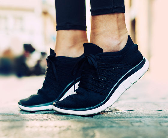 black gym shoes