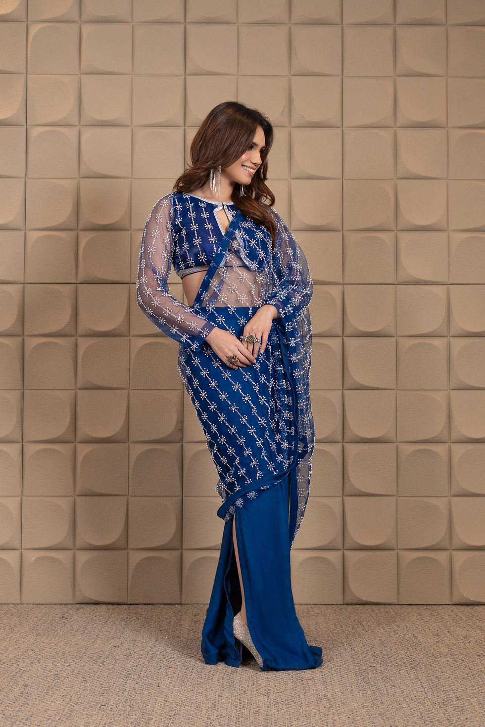 Thumbnail: slit saree