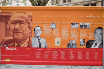 LUIS ROSALES, PREMIO CERVANTES 1982. El Rey Juan Carlos I entregó el galardón al poeta granadino en
