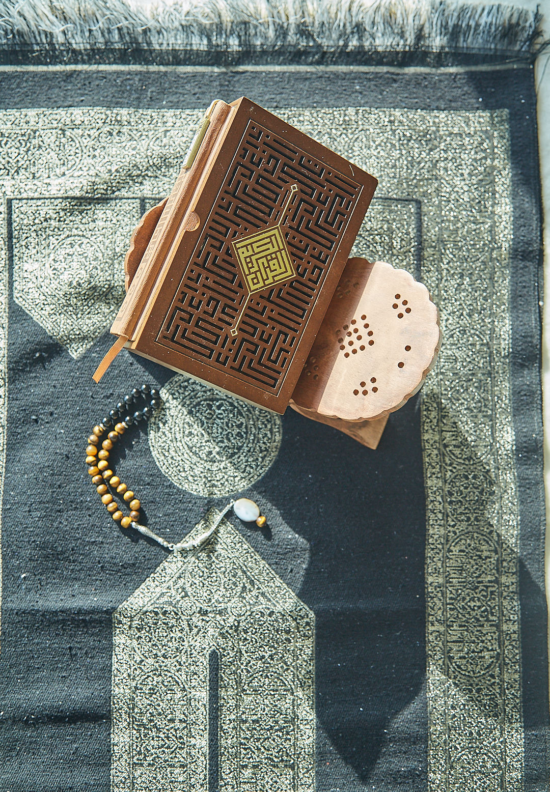 Prayer Mat - Black Oud Mecca Collection