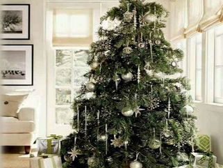 TWEAKS+inspiration : Skirting the Christmas Tree