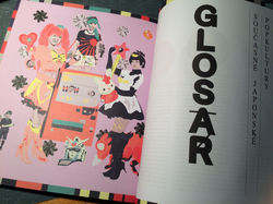 Stylové ilustrace oddělují kapitoly