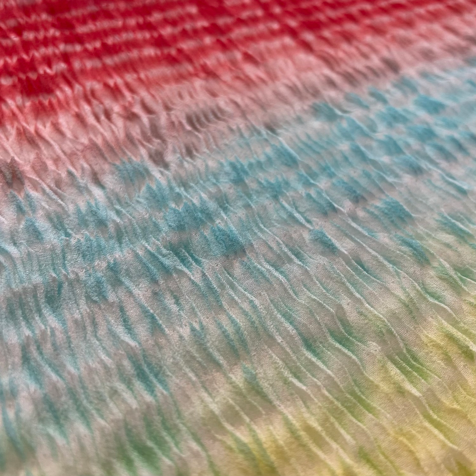 Thumbnail: Petit scarf Nuishime shibori colorful red