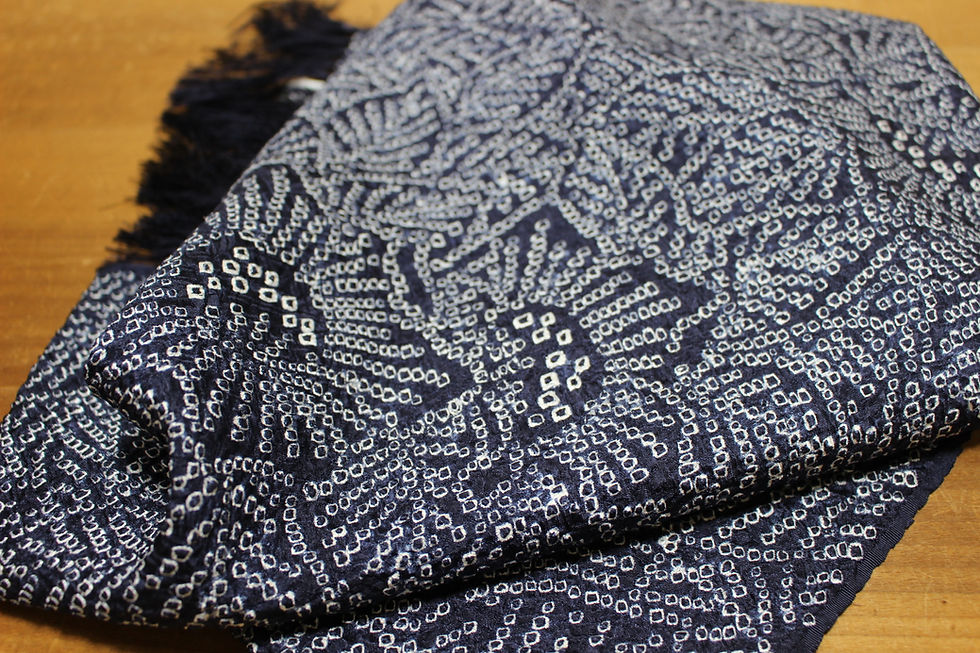 Thumbnail: Kanoko shibori silk shawl　Navy blue【Flower pattern】