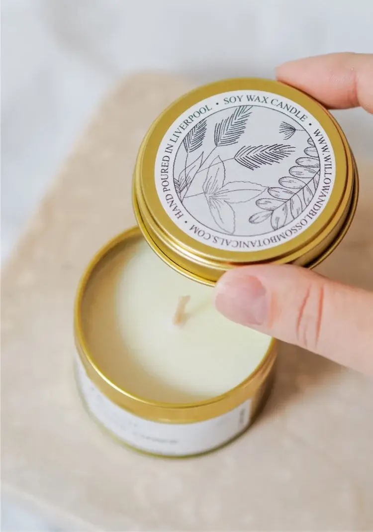 100ml Cedarwood and Orange hand-poured soy wax candle in gold tin